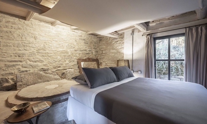 Loro Ciuffenna Villa | Stunning private villa for 12 people with private pool, WIFI, A/C, TV and patio