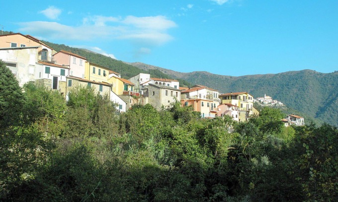 Prela House | Stunning private villa for 4 guests with TV, patio, pets allowed and panoramic view