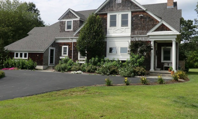 South Kingstown House | Stunning, Private, Upscale-Close to Narragansett and South Kingstown Beaches