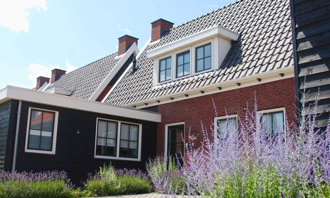 Colijnsplaat House | Stunning private villa for 6 people with hot tub, WIFI, TV, terrace and parking