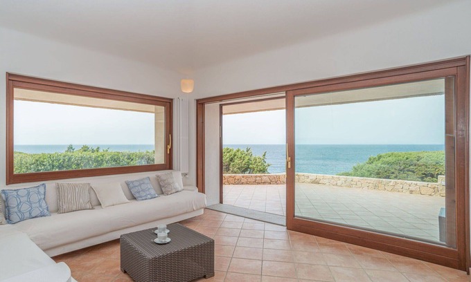 Portobello Villa | Stunning private villa for 8 people with WIFI, TV, patio and parking