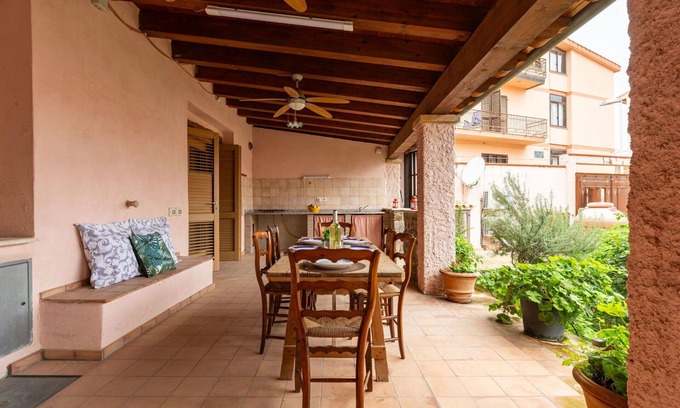 Muravera House | Stunning private villa for 6 people with A/C, TV, terrace and parking