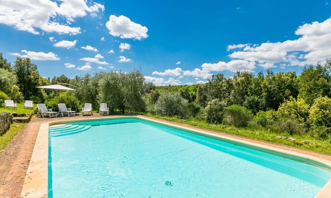 Siena House | Stunning private villa for 8 guests with WIFI, private pool, TV, patio and parking