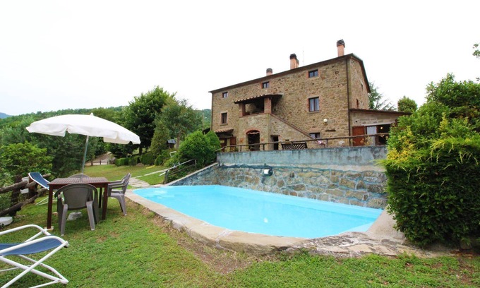 Bivio Lugnano Villa | Stunning private villa for 18 guests with WIFI, private pool, TV, veranda, pets allowed and park.