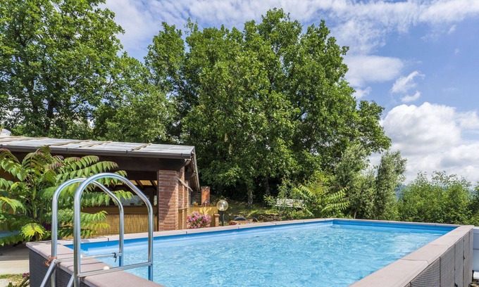 Uzzano Villa | Stunning private villa for 5 guests with WIFI, private pool, pets allowed and parking