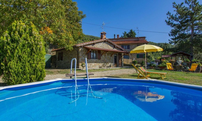 Dicomano House | Stunning private villa with private pool, hot tub, WIFI, TV, patio, pets allowed and parking