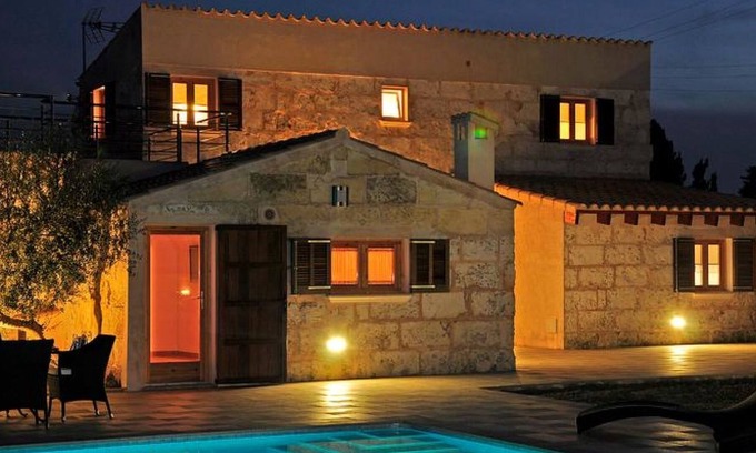 Llubi Villa | Stunning private villa with private pool, A/C, WIFI, TV, terrace, pets allowed and parking