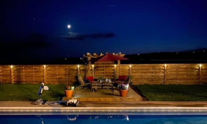 Kings County House | Stunning Ranmoor Lodge attached to Ranmoor House in Sheffield Mills/Canning