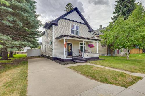 Red Lodge House | Stunning Red Lodge House with Hot Tub Walk to Town