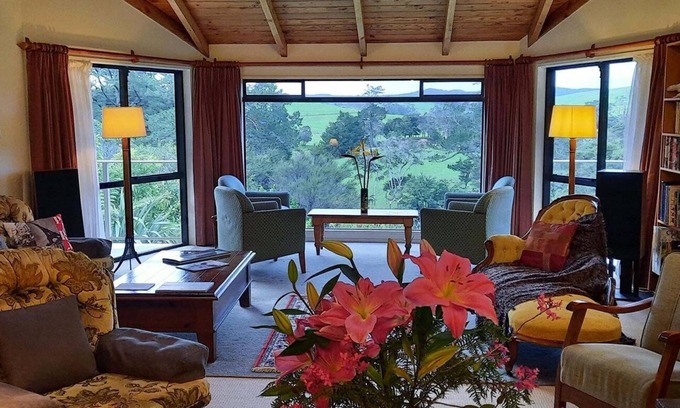 Paihia Bed & Breakfast | Stunning river views with convenient mini-kitchenette