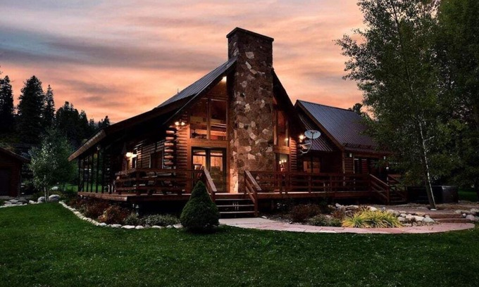 Durango - Purgatory Cabin | Stunning Riverside Cabin w/Private Hot Tub, Spacious Yard, Full Kitchen, Grill