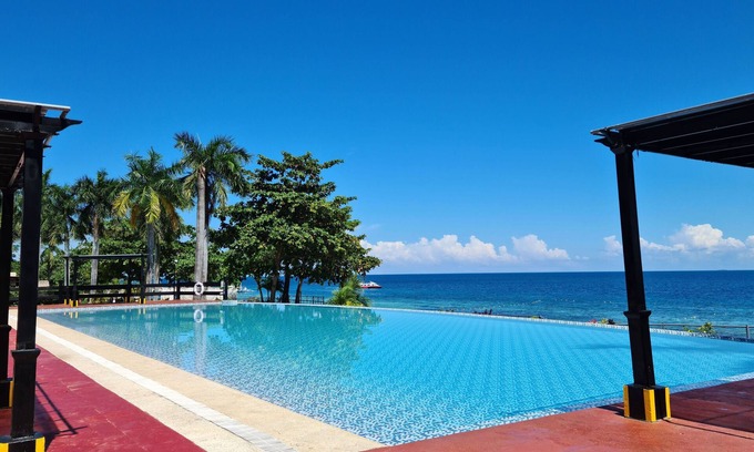 Lapu-Lapu Condo | Stunning. spacious & brandnew 1 BR unit for 5 Persons - woow ocean-views