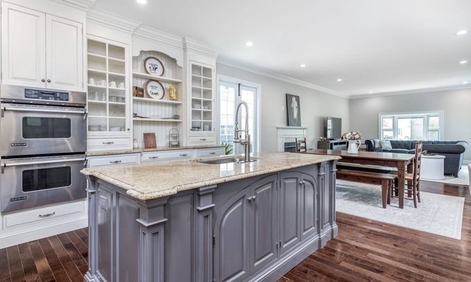 Indianapolis House | Stunning, Spacious, Executive home w/5BR, 4.5B, for a luxury experience!