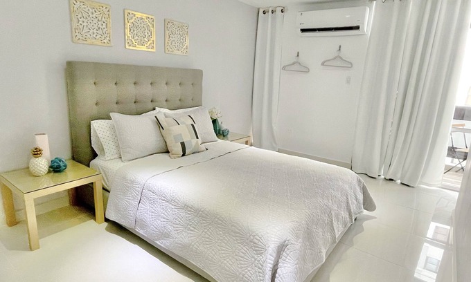 Condado Apartment | Stunning Studio w balcony for 2, 1 Queen Bed,1 Bathroom 5 mins to the beach