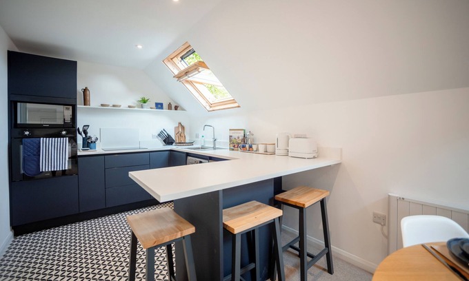 Bartestree Apartment | Stunning studio with countryside views and parking