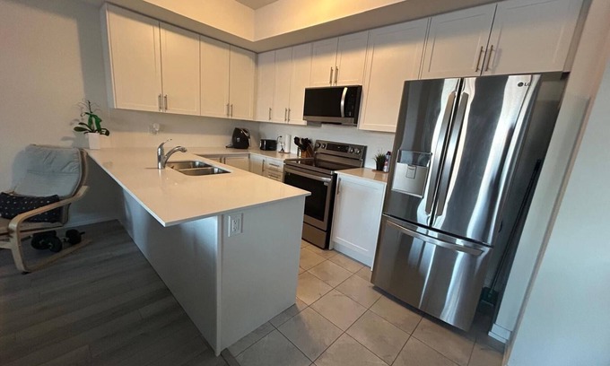 Halton Regional Municipality House | Stunning Townhouse available for short term rent (July & August)