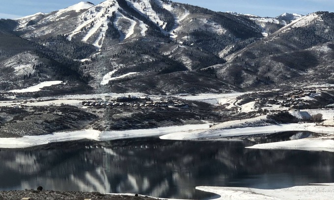 Hideout House | Stunning View of Deer Valley - Minutes to the Lifts - Like New Townhome