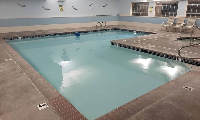 Pullman Hotel | Stunning View of Pullman! Spacious Room w/Free Breakfast, Free Parking, Pool