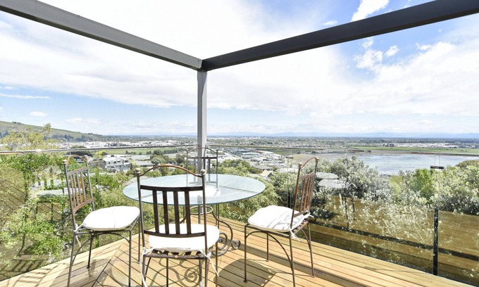 Mount Pleasant House | Stunning Views from Mount Pleasant
