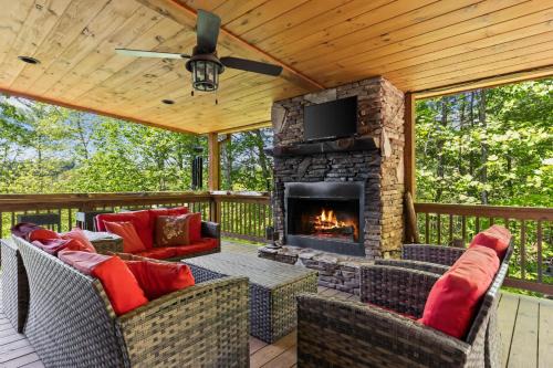 My Mountain House | Stunning Views Hot Tub Foosball Grill Dog Friendly