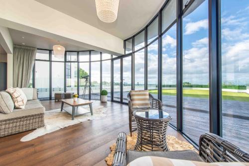 Remuera Apartment | Stunning Views - Modern luxury 3 BR Apt in Remuera