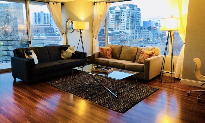 Downtown Reno House | Stunning Views On Riverwalk Wow Factor 1BR 2BA