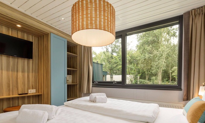 Heijen House | Stunning villa for 2 guests with pool, WIFI, TV, terrace and parking