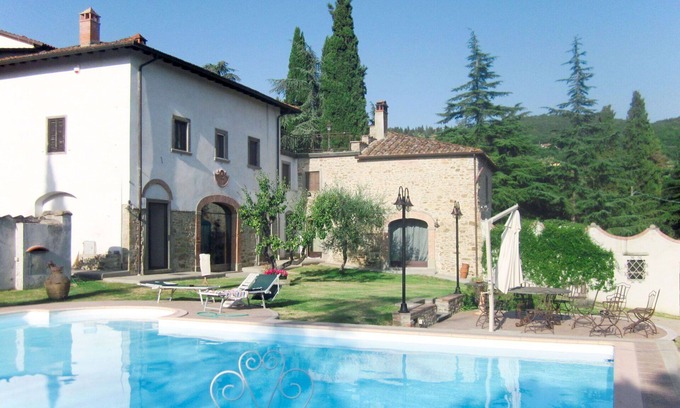 Pieve al Bagnoro House | Stunning villa for 2 people with pool, TV, patio and parking