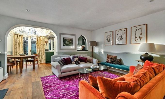 Lewes House | Stunning villa for 4 guests with WIFI