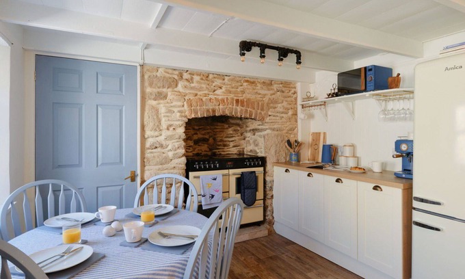 Tywardreath House | Stunning villa for 6 people with WIFI, TV and pets allowed