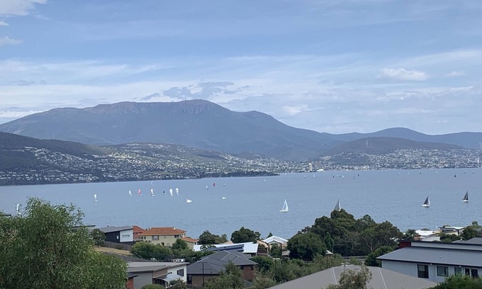 Rokeby House | Stunning water view home in Hobart