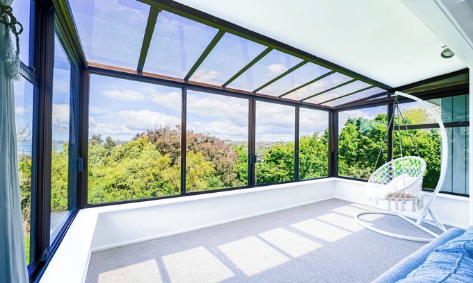 Bucklands Beach House | Stunning Waterfront Villa in Bucklands Beach