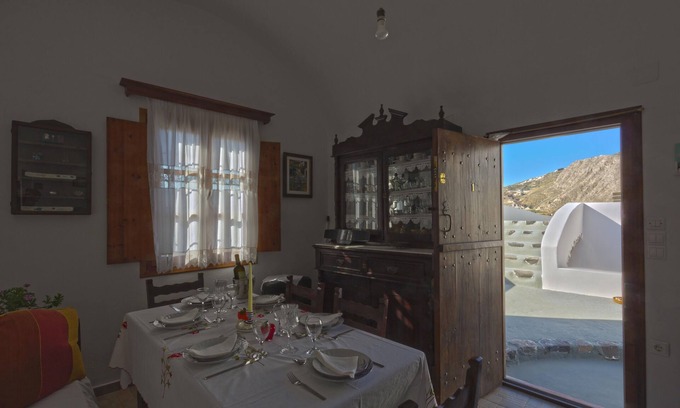 Emporio House | stunning windmill villa