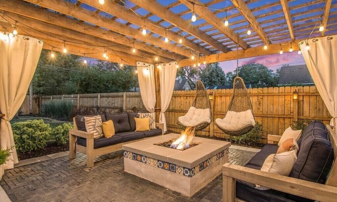 Dundee-Happy Hollow Historic District House | Stunning Yard! Wood-Fired Pizza Oven in Dundee!