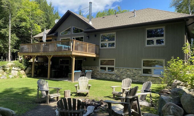 Haliburton Highlands Cottage | Stunning, Year Round Lakefront Cottage with Hot Tub
