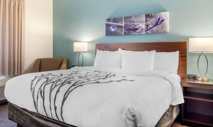 Newnan House | Stunningly Appointed Room with Home Comforts!