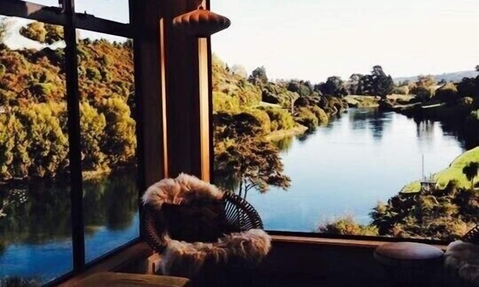 Rangatira Park House | Stunningly designed house, amazing river views.