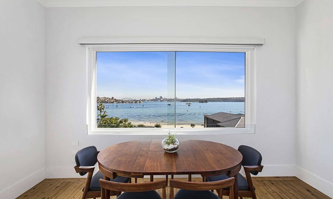 Rose Bay Apartment | Stunningly renovated Art Deco beachside 2BR apartment with views