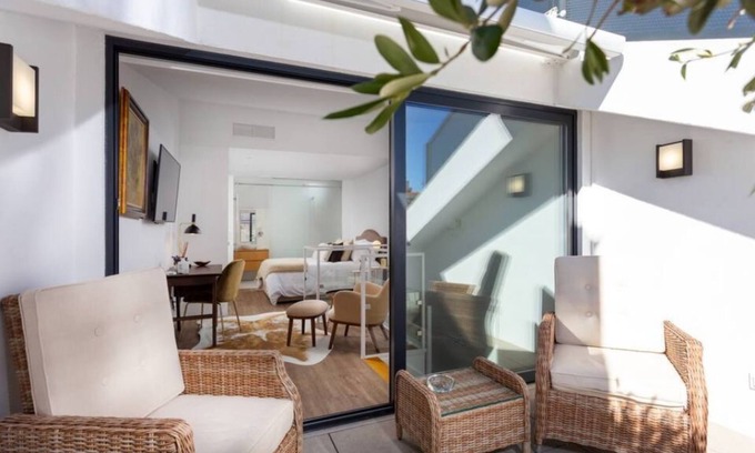 Lisbon Old Town Apartment | Stupendo-3br-suite & Terrace- Center- A/conditioning - Free Park