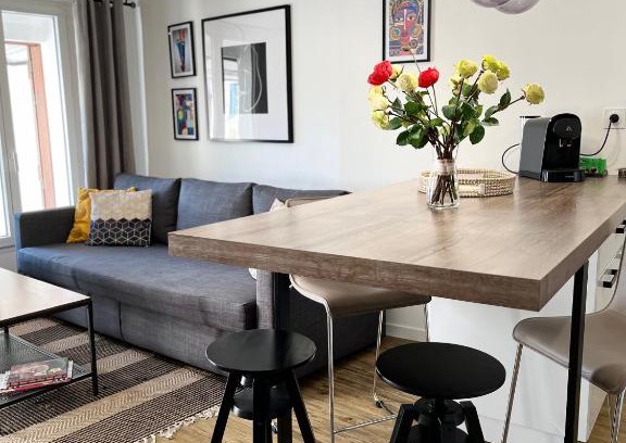 Foix Apartment | Style et ambiance