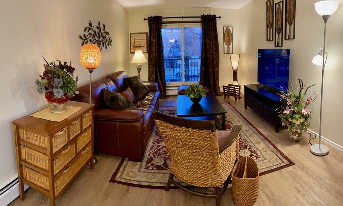 Jasper Place Condo | Stylish 1 Bdrm Condo Minutes Away D/T, NAIT, UofA