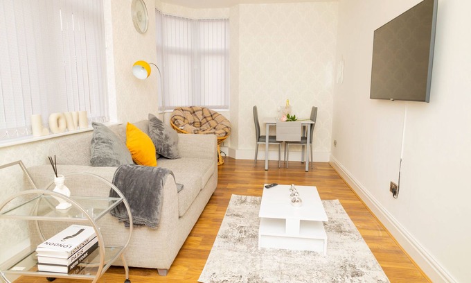 Manchester Apartment | Stylish 1 bedroom Apartment Close To City Centre & Manchester City Stadium