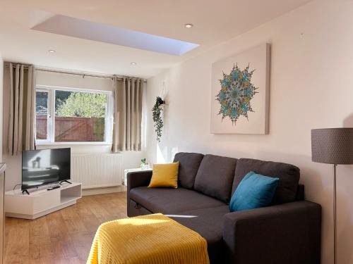 Littlemore Apartment | Stylish 1 Bedroom Flat with Parking in Oxford