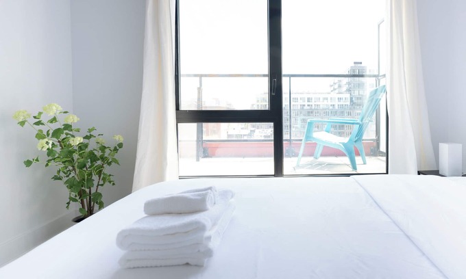 Cite Multimedia Apartment | Stylish 1 BR in Old Port Montreal