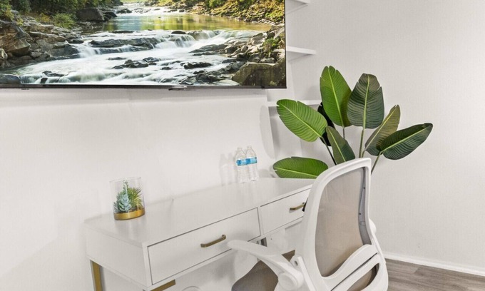 Peaceful Valley Apartment | Stylish 1B1B Oldtown Scottsdale