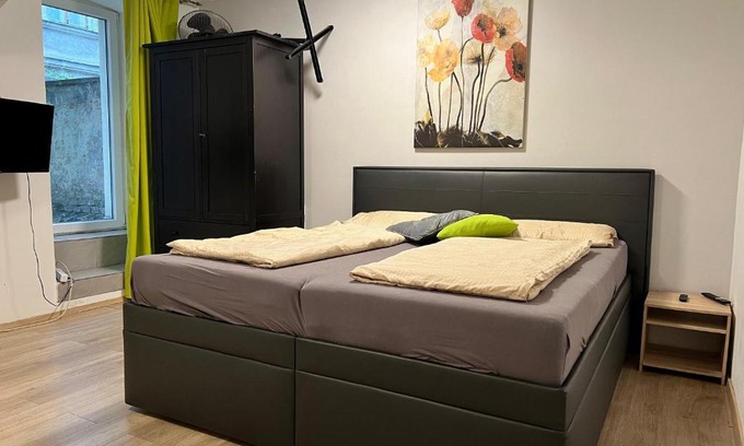 Stuwerviertel Apartment | Stylish 1BR Flat in a Prime Location