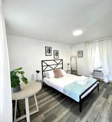 Clearwater House | Stylish 1q Unit With Pool 11 Handicap Access