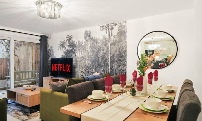 Haverstock Apartment | Stylish 2 Bed Flat in London - Garden