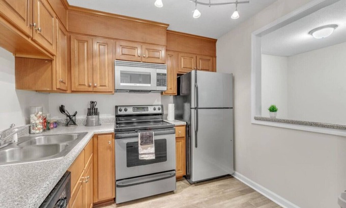 Crabtree Apartment | Stylish 2 Bed Suite—in Crabtree Valley Raleigh!