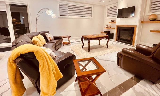 North York Apartment | Stylish 2 bedroom Apt, 5 min to Sheppard Subway